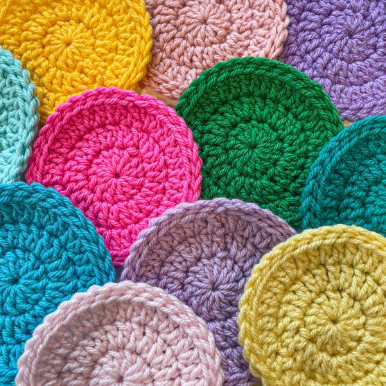 

Mega Ball 400 g (14.1 oz) - We Love Yarn
6