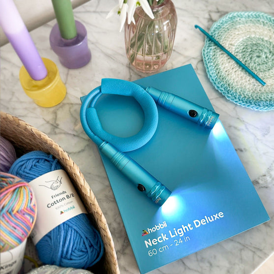 

Neck Light Deluxe - Blue - Hobbii
2