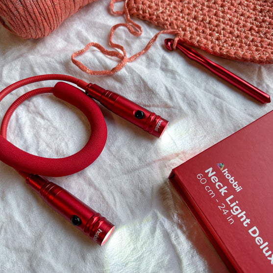 

Neck Light Deluxe - Red - Hobbii
6