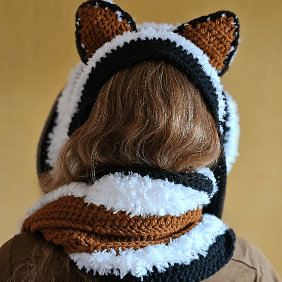 

WereFox - Scarf and Hand Warmers
5