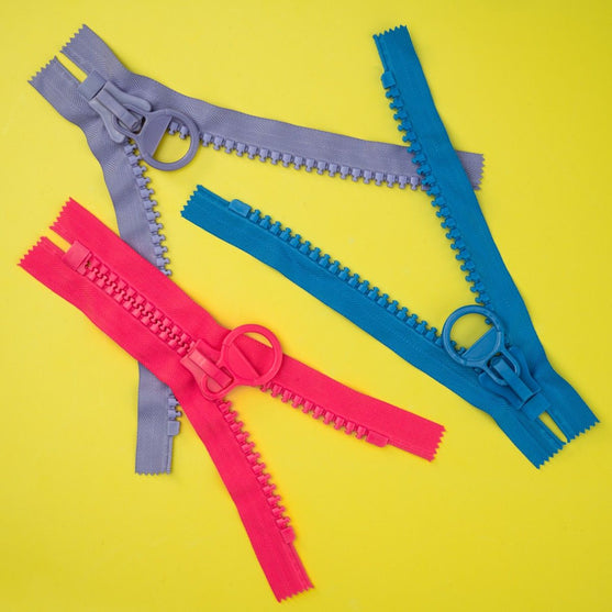 

Giant Zipper - Hobbii
4